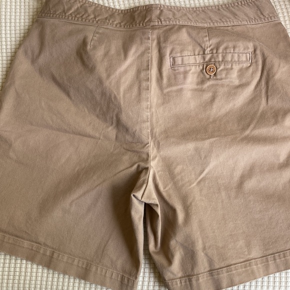 Lauren by Ralph Lauren High Waist Khaki Shorts - Picture 5 of 7